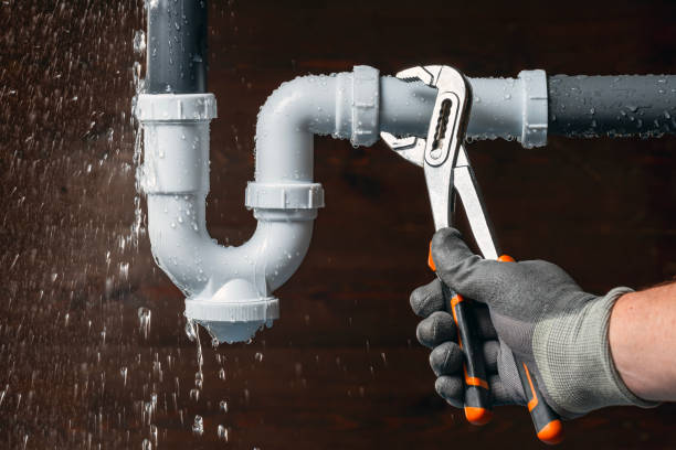 Professional Gas Line Repair technician working in Canyon Country, CA